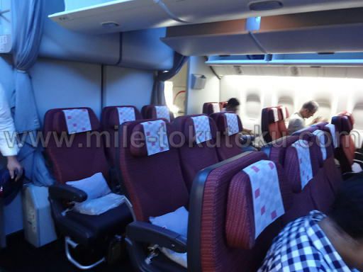 JAL国際線 エコノミークラス 新間隔シート キャビンの様子