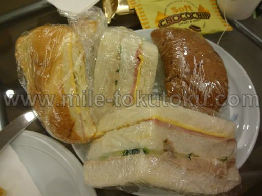 釜山空港 大韓航空ラウンジ サンドイッチ数種類