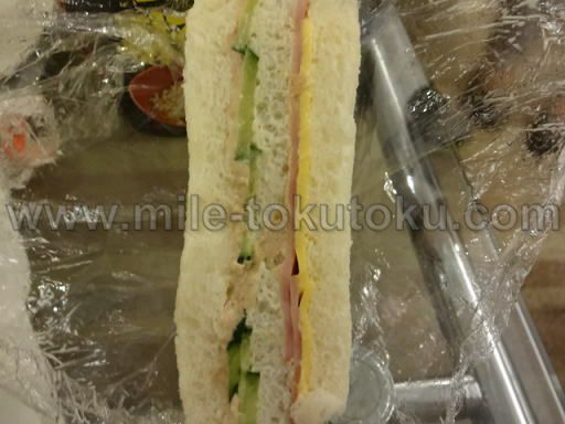 釜山空港 大韓航空ラウンジ 日本と同じサンドイッチ