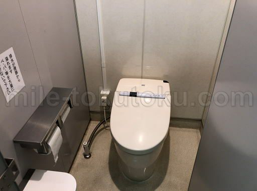 帯広空港 ラウンジ トイレの個室