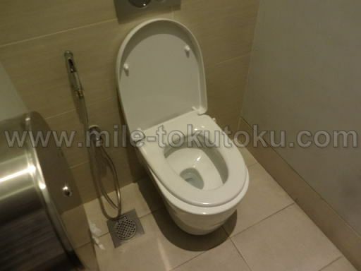 シンガポール空港 第1 dnataラウンジ トイレ