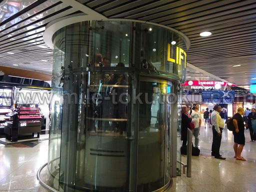 クアラルンプール空港 マレーシア航空ラウンジ エレベーター