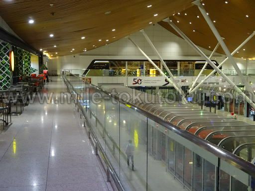 クアラルンプール空港 マレーシア航空ラウンジ 進行方向