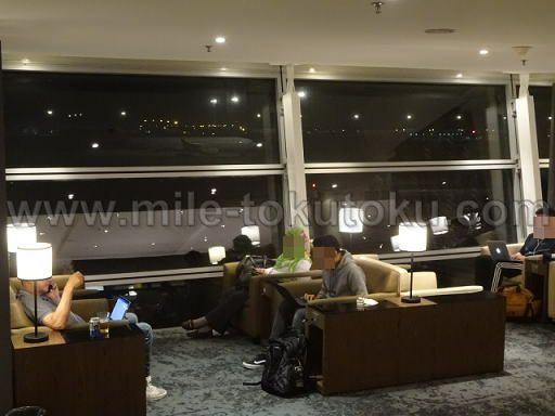 クアラルンプール空港 マレーシア航空ラウンジ 窓