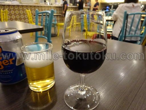 クアラルンプール空港 マレーシア航空ラウンジ 赤ワイン