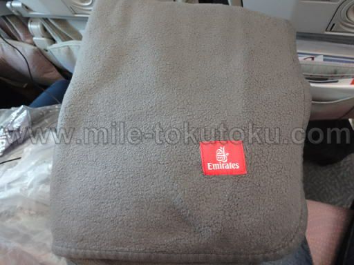 エミレーツ航空 エコノミークラス 毛布