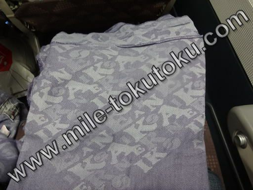 大韓航空 エコノミークラス 毛布は配られる