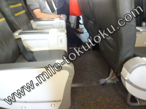 スクート航空 ビジネスクラス 足元