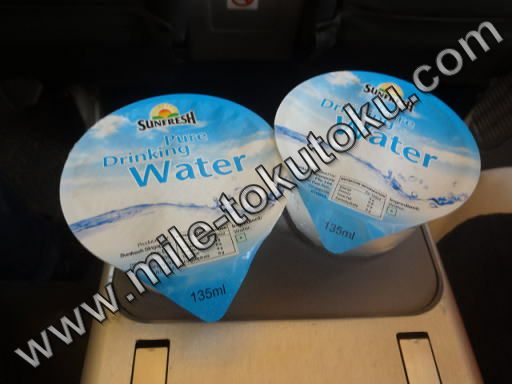 スクート航空 ビジネスクラス サイドテーブル