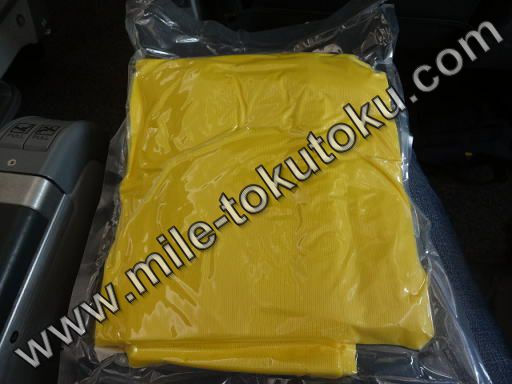 スクート航空 ビジネスクラス 毛布 開封前