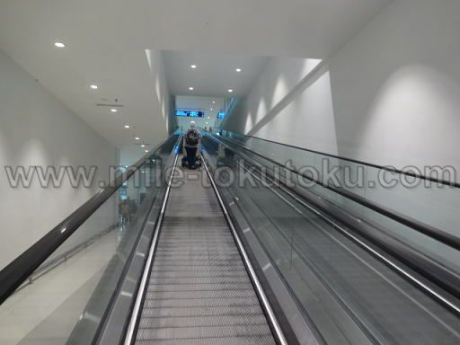 �W���J���^��` ���p�� 2�K�̏o���t���A�֏オ��