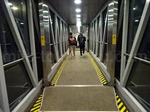 クアラルンプール空港 乗り継ぎ 降機