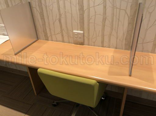 青森空港 エアポートラウンジ ビジネスデスク