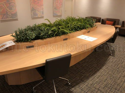 青森空港 エアポートラウンジ テーブル席