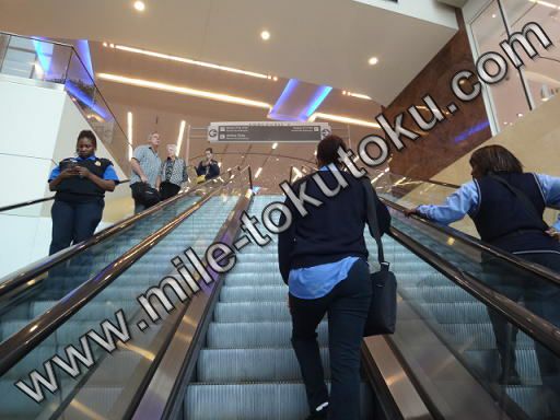 アトランタ空港 デルタ航空ラウンジ メインフロアへ