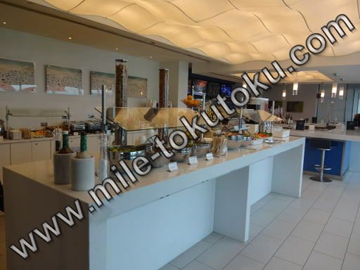 アトランタ空港 デルタ航空ラウンジ 食事コーナー