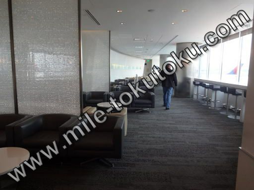 アトランタ空港 デルタ航空ラウンジ 雰囲気