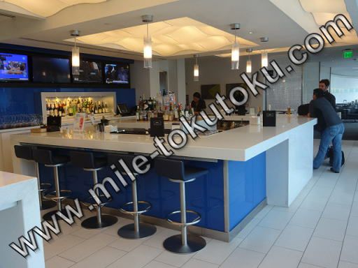 アトランタ空港 デルタ航空ラウンジ バーカウンター