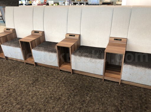 福岡空港 カードラウンジTIME/サウス ソファー席