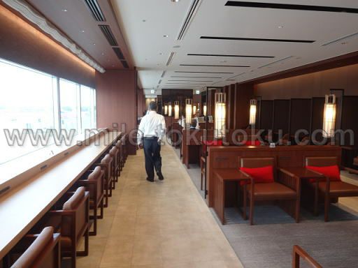 福岡空港 JALサクララウンジ 雰囲気