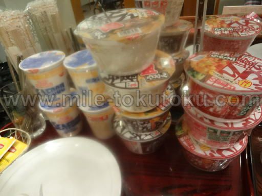 福岡空港 大韓航空ラウンジ カップヌードル