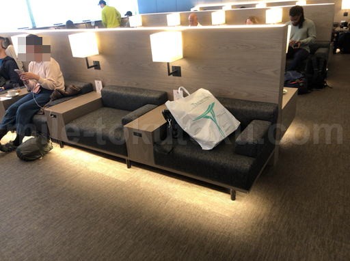 羽田 第3 プライオリティパス専用ラウンジ ソファー席