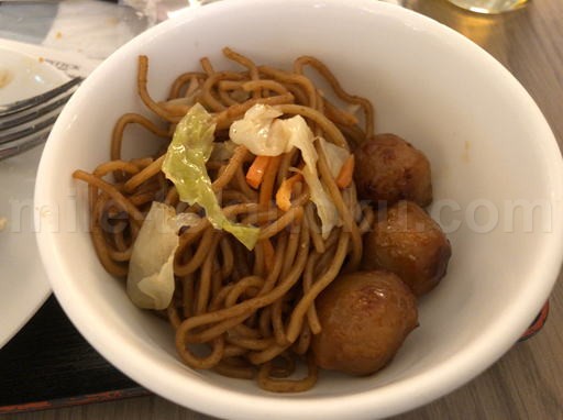 羽田 第3 プライオリティパス専用ラウンジ 焼きそば