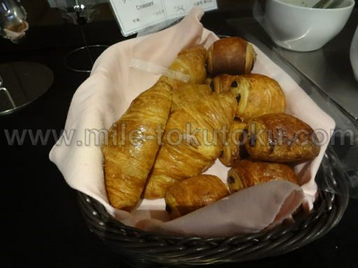 羽田空港 国際線 TIATラウンジ クロワッサン