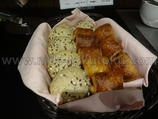 羽田空港 国際線 TIATラウンジ パン