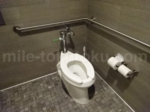 ホノルル空港 ハワイアン航空ラウンジ トイレ