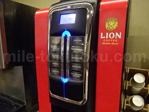 ホノルル空港 ハワイアン航空ラウンジ コーヒー