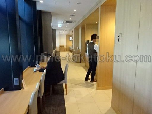 出雲空港 ラウンジ 中心を向いた時