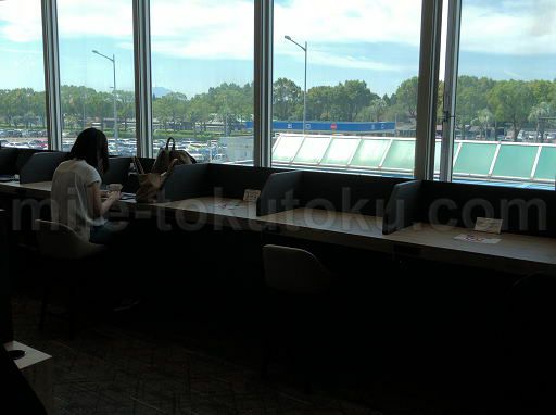 鹿児島空港 スカイラウンジ菜の花 窓