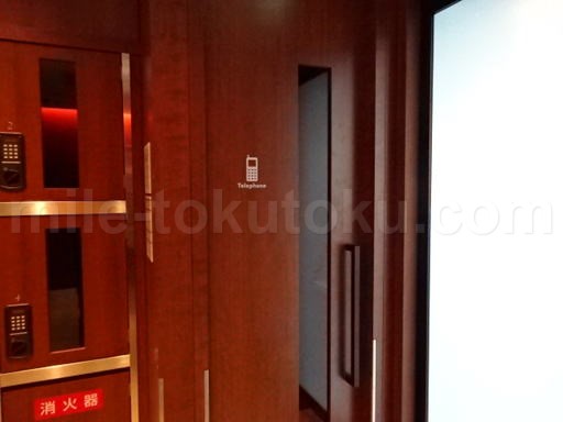 鹿児島空港 JALサクララウンジ 通話ブース