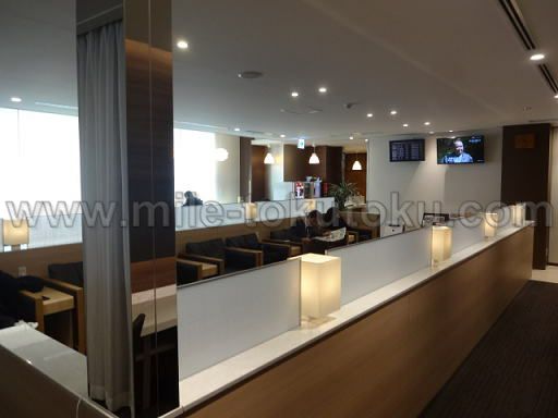 小松空港 スカイラウンジ白山 奥から入口方面