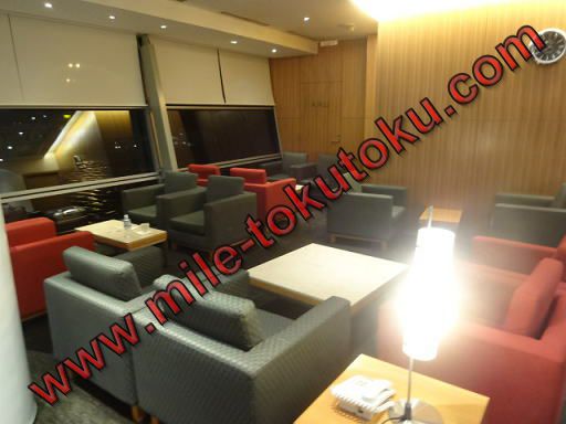 クアラルンプール空港 キャセイ航空ラウンジ ソファー席
