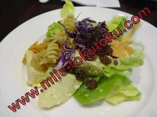 クアラルンプール空港 プラザプレミアムラウンジ サラダ