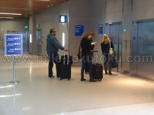 ロサンゼルス空港 大韓航空ラウンジ エレベーター