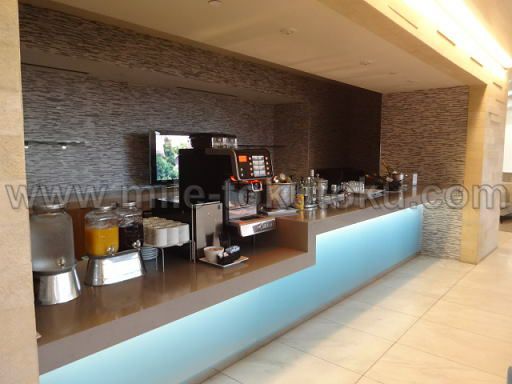 ロサンゼルス空港 大韓航空ラウンジ ドリンクカウンター