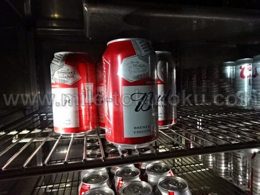 ロサンゼルス空港 大韓航空ラウンジ 缶ビール