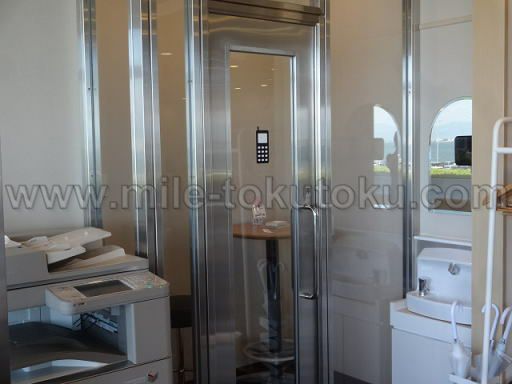 長崎空港ラウンジ「アザレア」 通話ブース