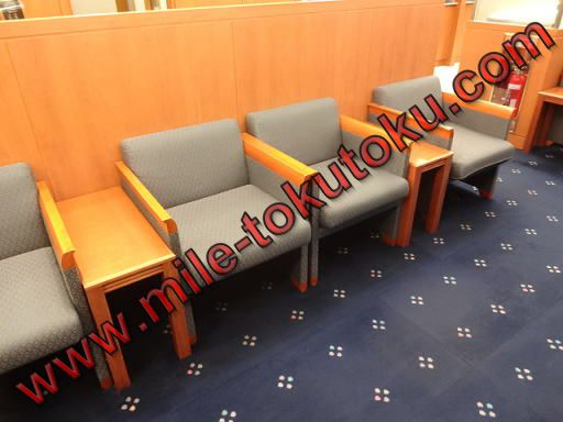 中部国際空港 JALサクララウンジ ソファー席