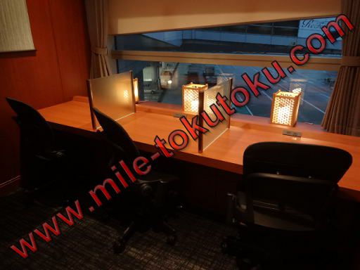 中部国際空港 JALサクララウンジ ビジネスデスク