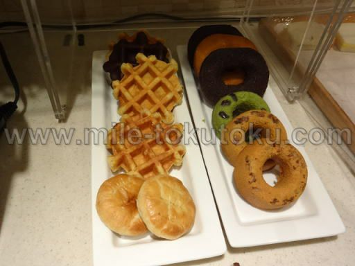 中部国際空港 大韓航空ラウンジ ドーナッツ・ワッフル