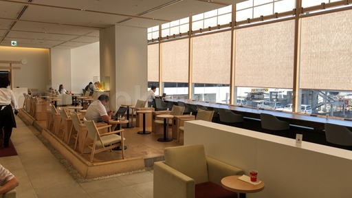 成田 第1 プライオリティパスラウンジNOA 奥のスペース