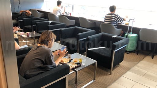 成田 第1 プライオリティパスラウンジNOA ソファー席