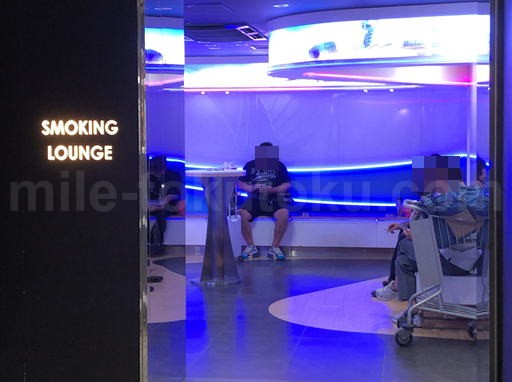 成田 第2 プライオリティパスラウンジKOCOO 喫煙所