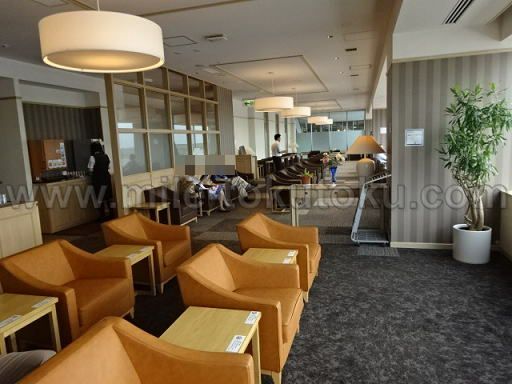 新潟空港 エアリウムラウンジ 右奥から中央