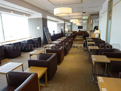 新潟空港 エアリウムラウンジ 左側から中央