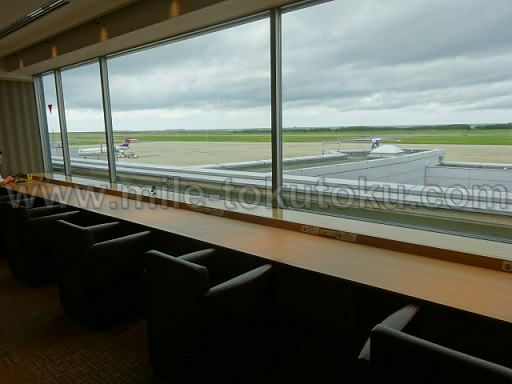 新潟空港 エアリウムラウンジ カウンター席